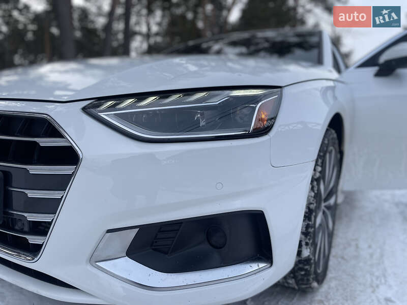 Седан Audi A4 2022 в Житомире