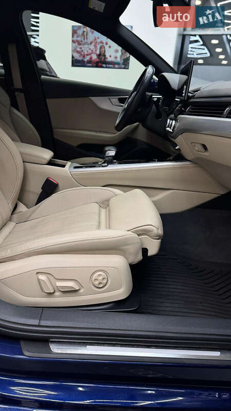 Седан Audi A4 2019 в Днепре