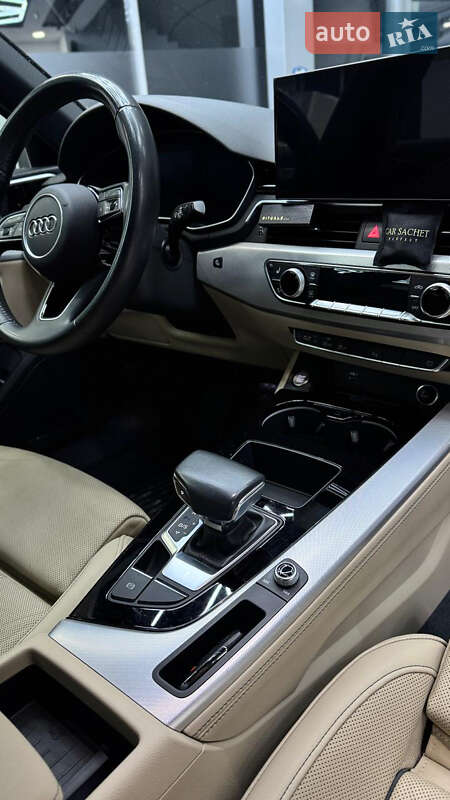 Седан Audi A4 2019 в Днепре