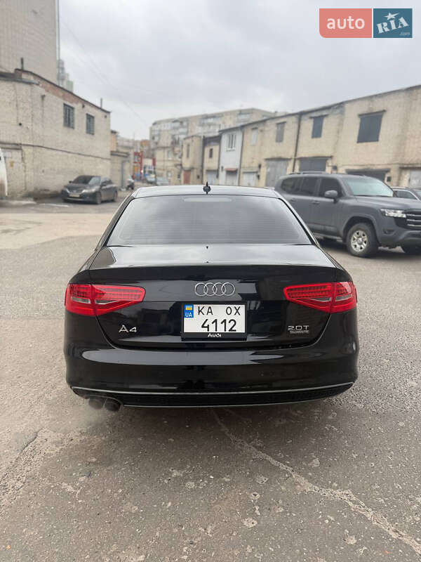 Седан Audi A4 2015 в Киеве