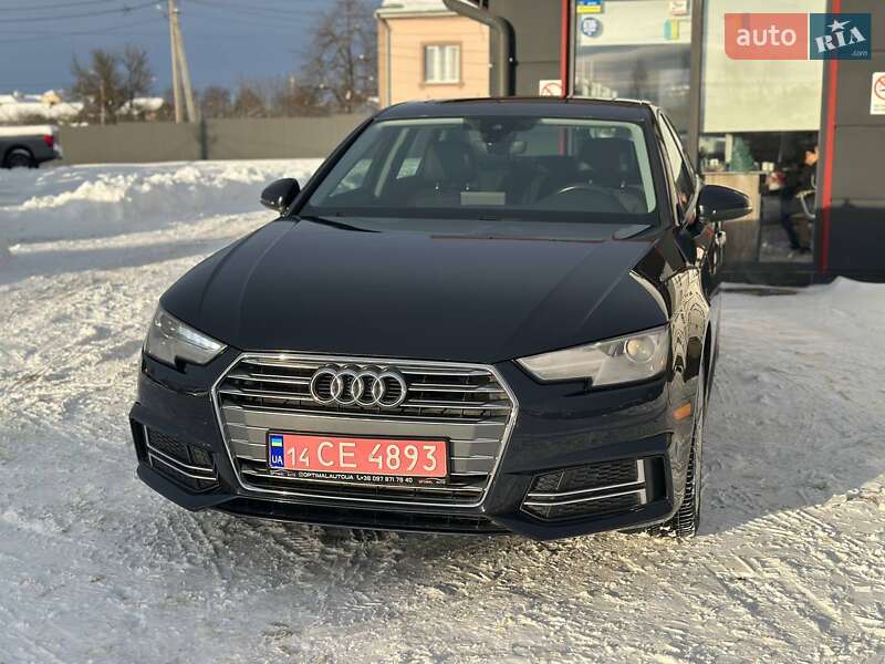 Седан Audi A4 2018 в Львове
