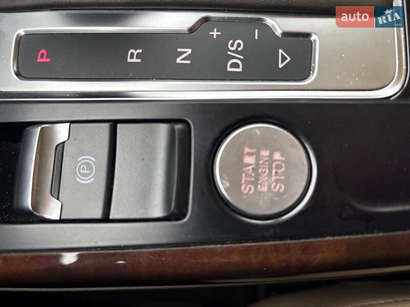 Седан Audi A4 2015 в Львове