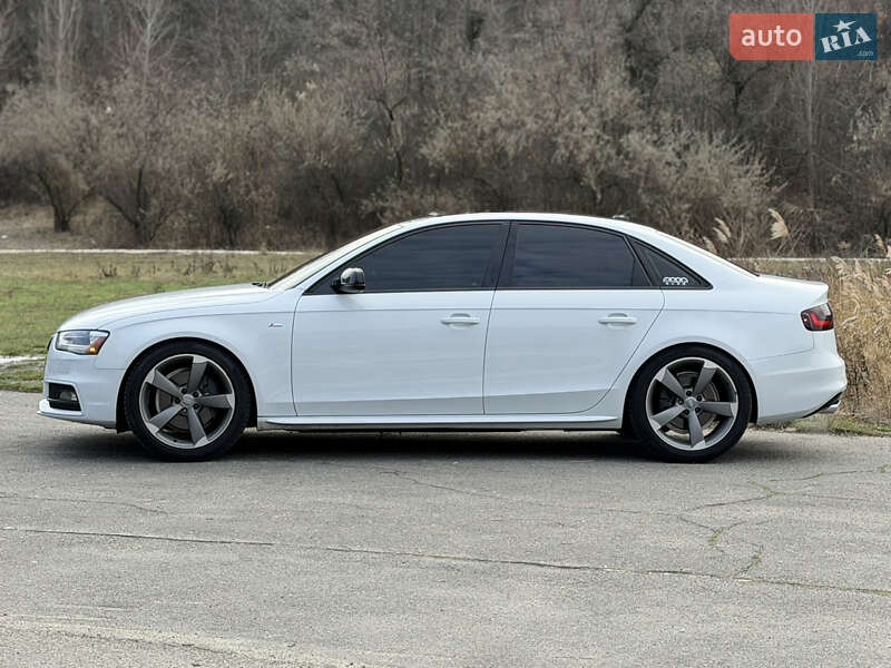 Седан Audi A4 2013 в Днепре