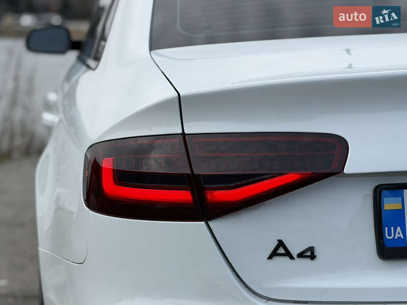 Седан Audi A4 2013 в Днепре