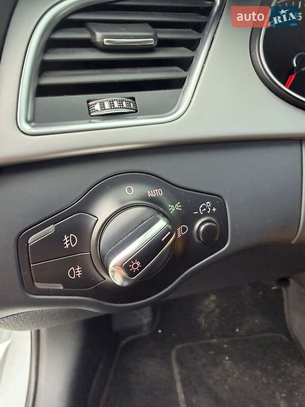 Седан Audi A4 2013 в Днепре