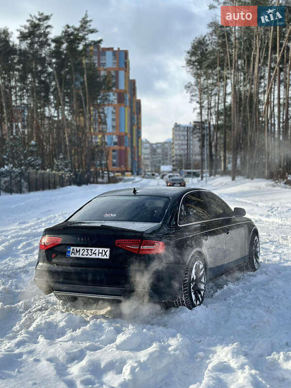 Седан Audi A4 2013 в Житомире