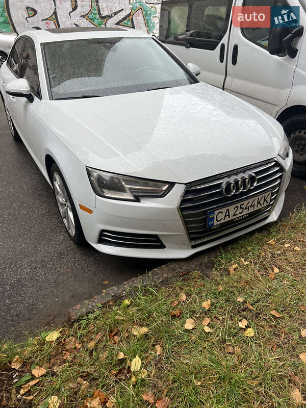 Седан Audi A4 2016 в Киеве