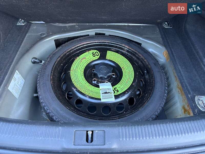 Седан Audi A4 2015 в Винниках