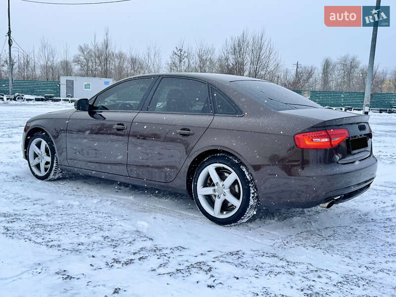 Седан Audi A4 2012 в Киеве