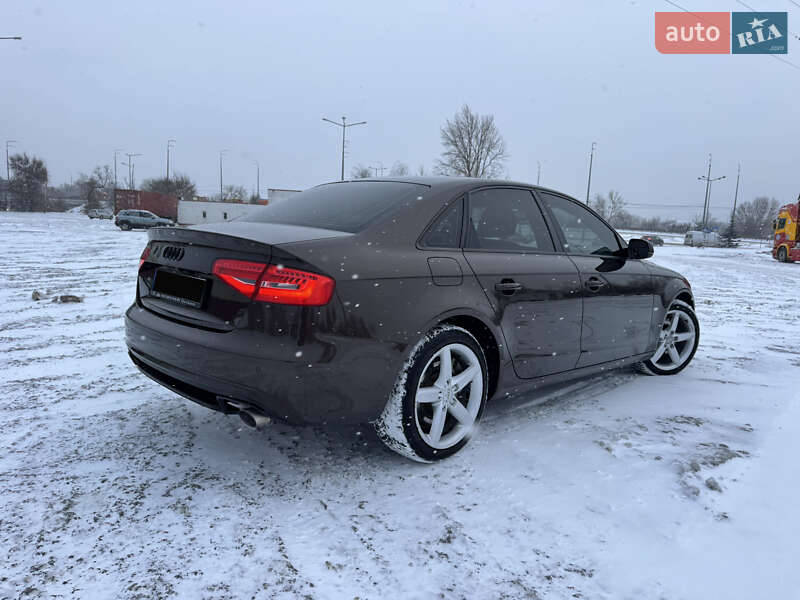 Седан Audi A4 2012 в Киеве