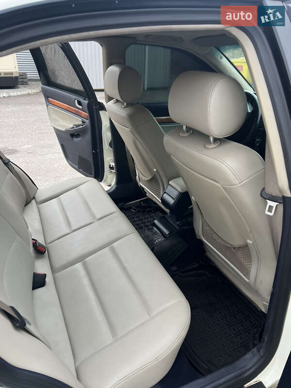 Седан Audi A4 1995 в Полтаве