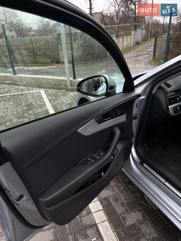 Седан Audi A4 2018 в Новомосковске