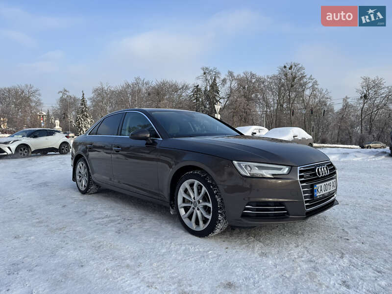 Седан Audi A4 2016 в Киеве