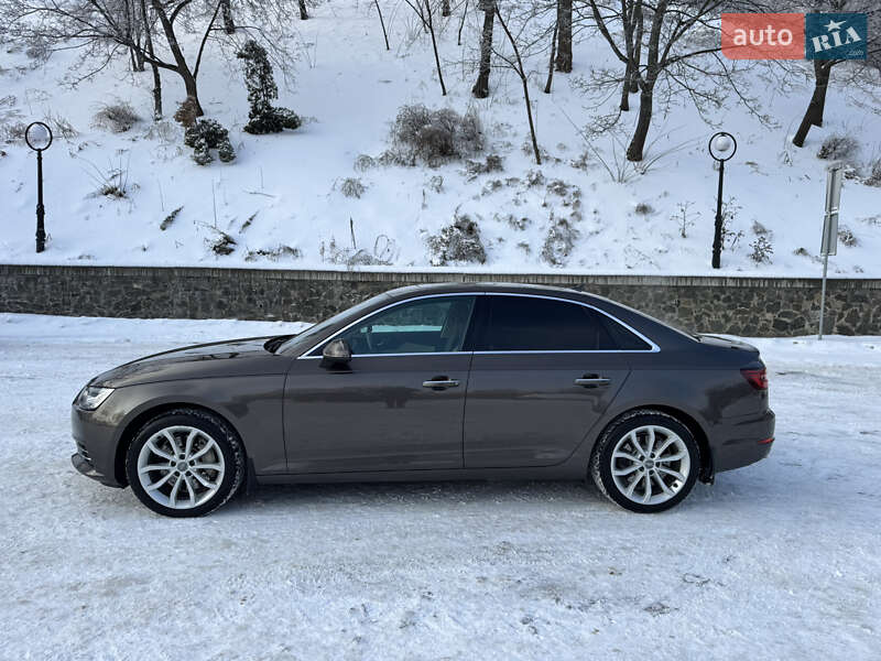 Седан Audi A4 2016 в Киеве