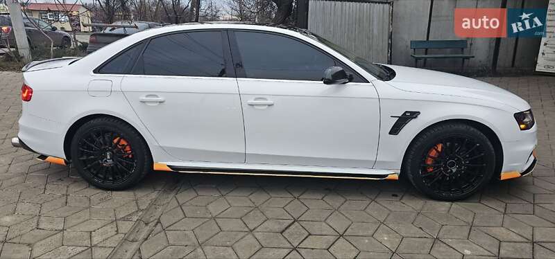 Седан Audi A4 2015 в Львове
