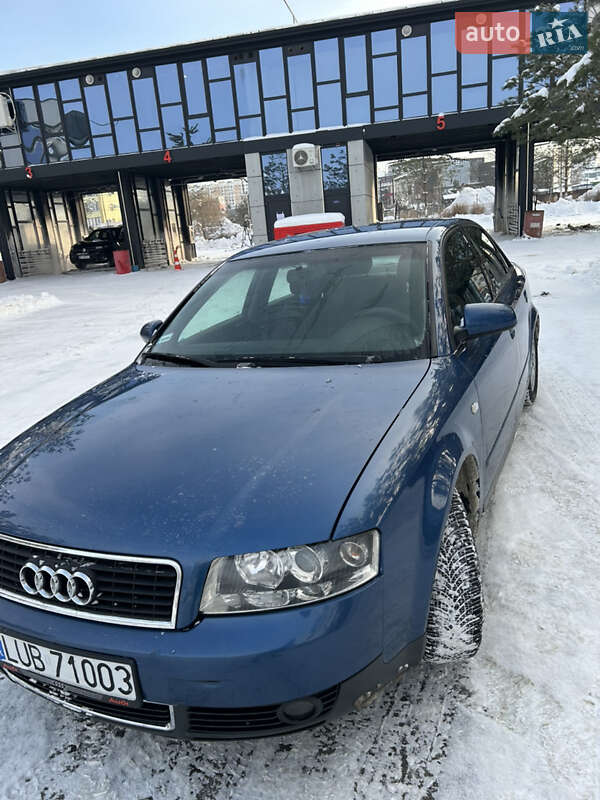Седан Audi A4 2001 в Ровно