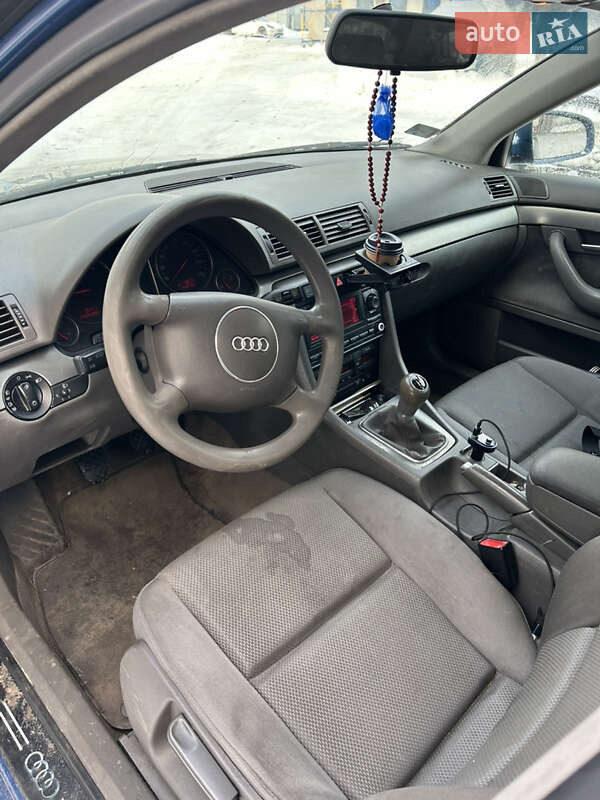 Седан Audi A4 2001 в Ровно