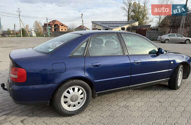 Седан Audi A4 2000 в Львове