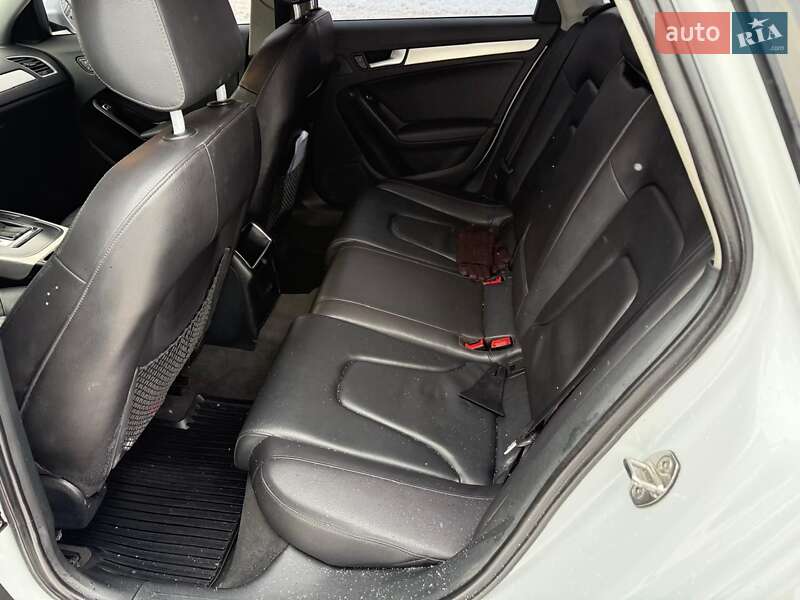 Седан Audi A4 2014 в Житомире