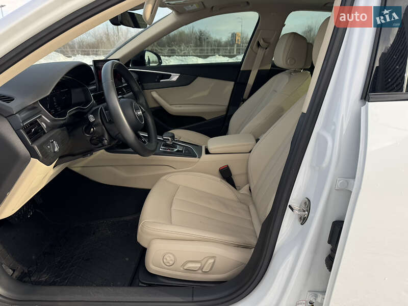 Седан Audi A4 2022 в Киеве