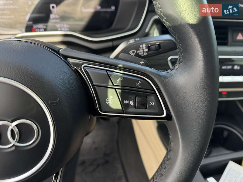 Седан Audi A4 2022 в Киеве