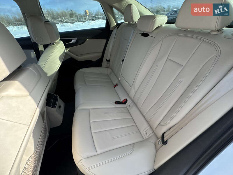 Седан Audi A4 2022 в Киеве