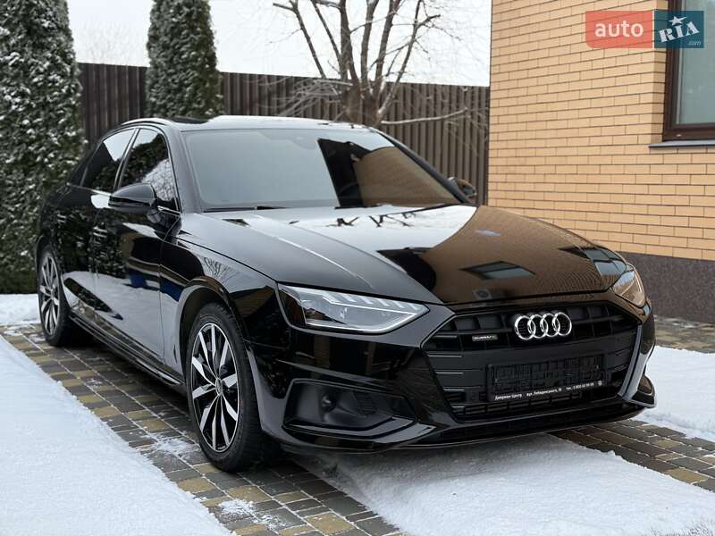 Седан Audi A4 2023 в Виннице