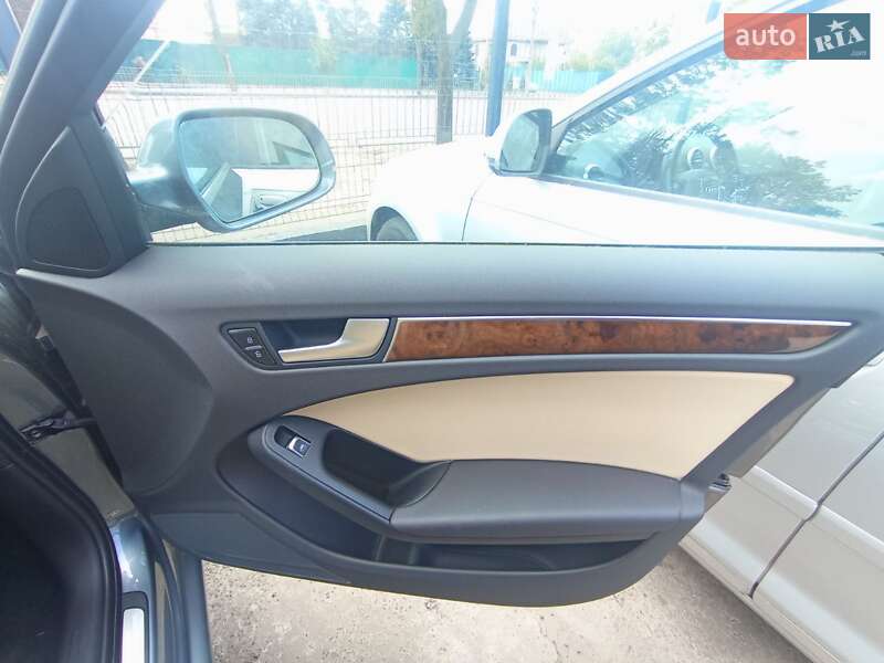 Седан Audi A4 2013 в Кривом Роге