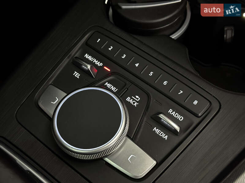 Седан Audi A4 2016 в Миколаєві