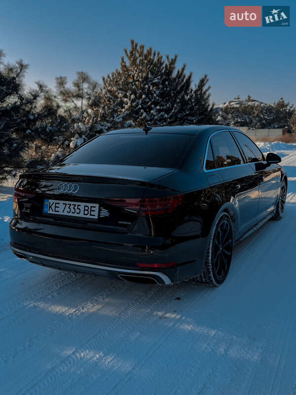 Седан Audi A4 2018 в Днепре