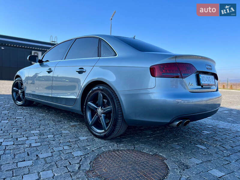 Седан Audi A4 2010 в Иршаве
