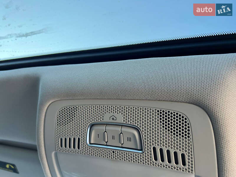 Седан Audi A4 2010 в Иршаве