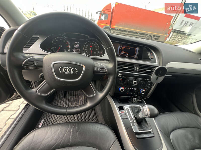 Седан Audi A4 2014 в Николаеве