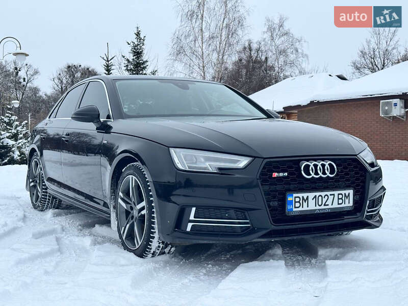 Седан Audi A4 2018 в Киеве