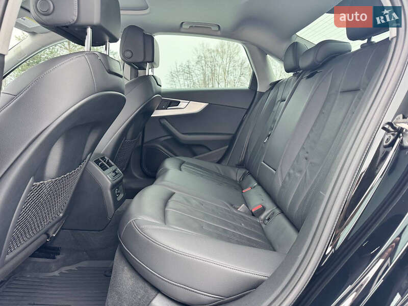 Седан Audi A4 2018 в Киеве