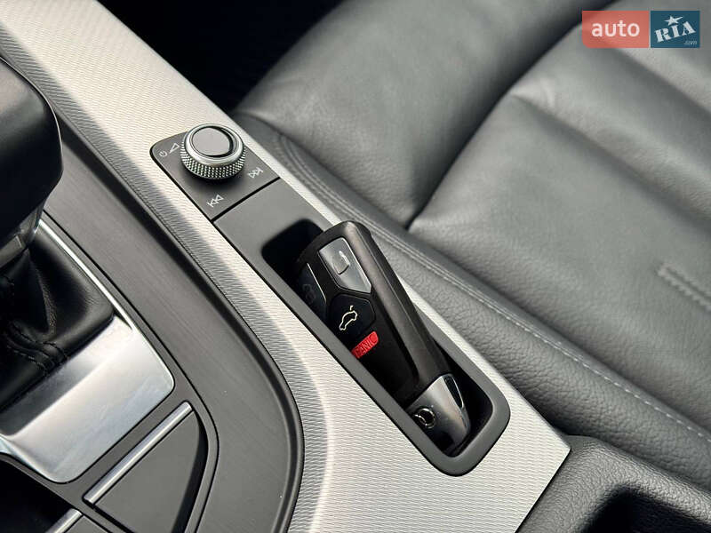 Седан Audi A4 2018 в Киеве