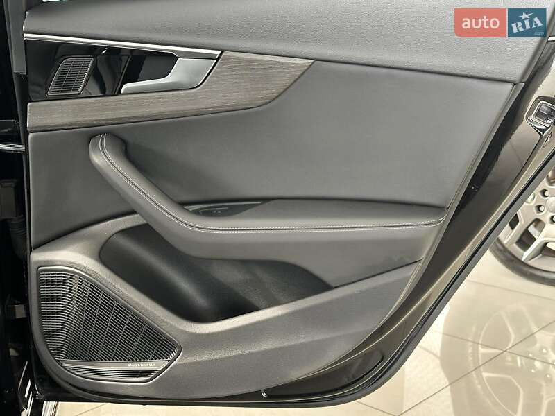 Седан Audi A4 2024 в Одесі