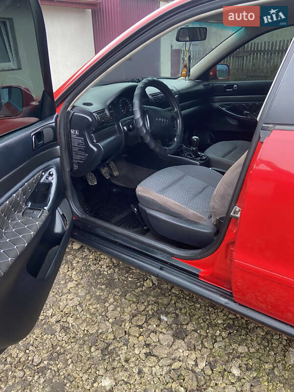 Седан Audi A4 1995 в Тернополе