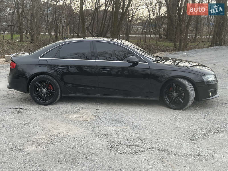 Седан Audi A4 2010 в Каменском