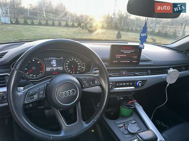 Седан Audi A4 2017 в Львове