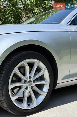 Седан Audi A4 2019 в Чернигове