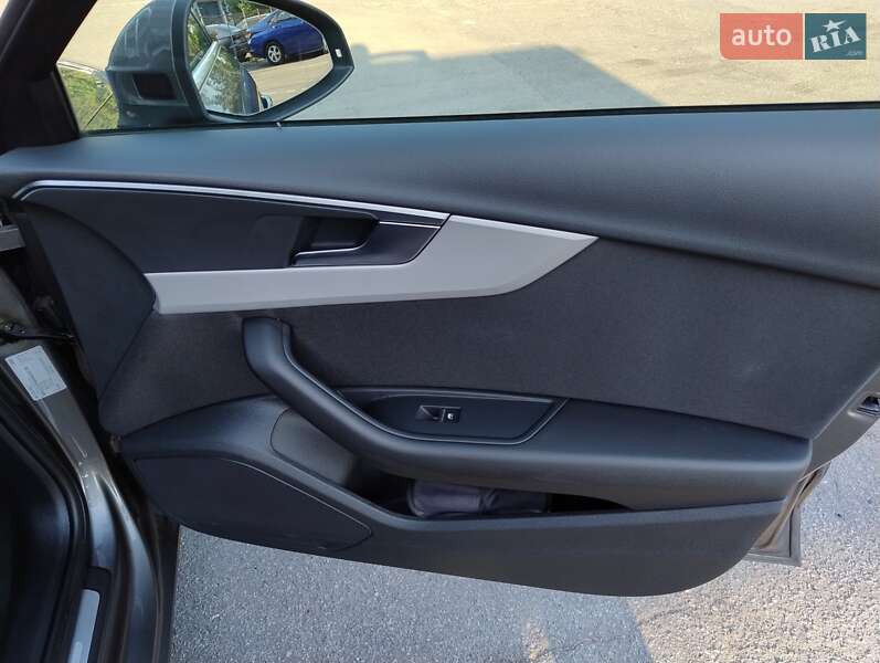 Универсал Audi A4 2022 в Киеве