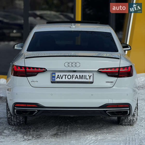 Седан Audi A4 2019 в Киеве