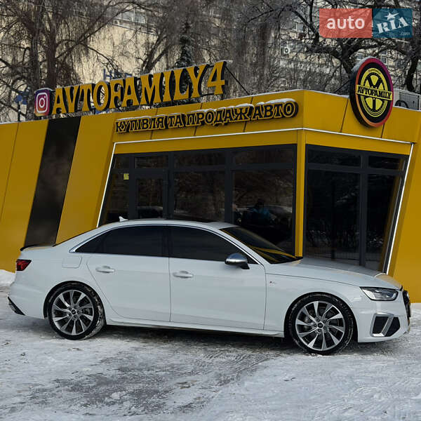 Седан Audi A4 2019 в Киеве