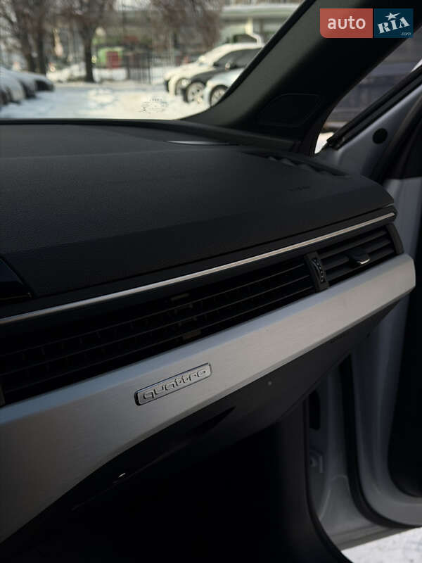 Седан Audi A4 2019 в Киеве