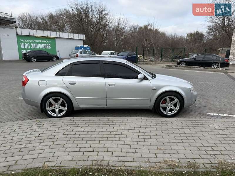 Седан Audi A4 2004 в Запорожье