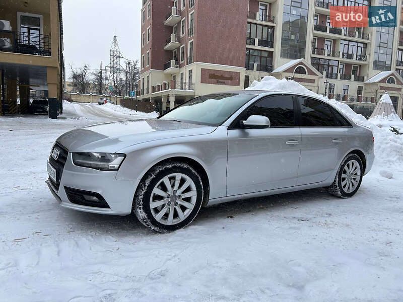 Седан Audi A4 2013 в Харькове