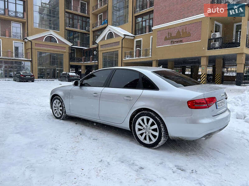 Седан Audi A4 2013 в Харькове