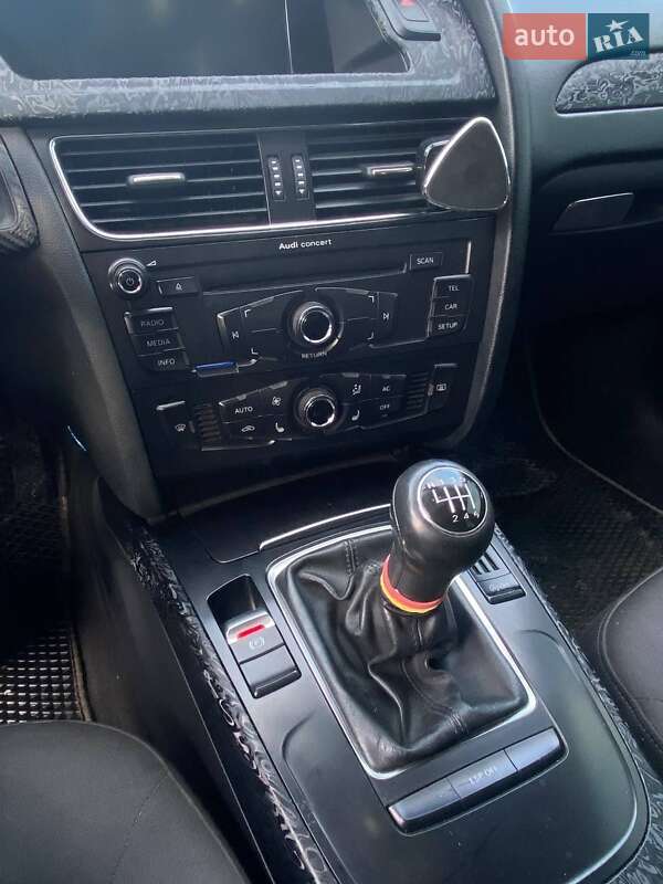 Седан Audi A4 2010 в Виннице