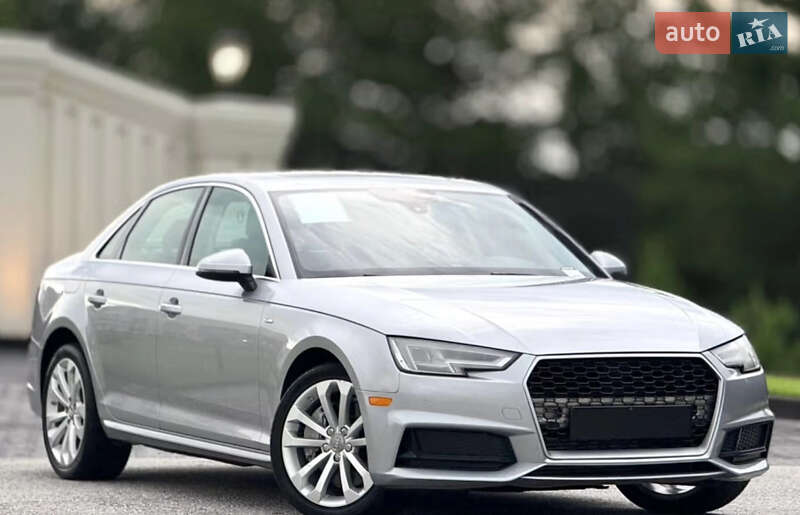 Седан Audi A4 2015 в Ровно